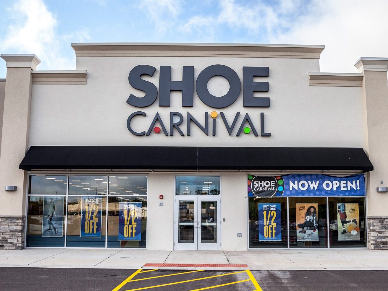 Glen Hollow Shopping Center – Shoe Carnival